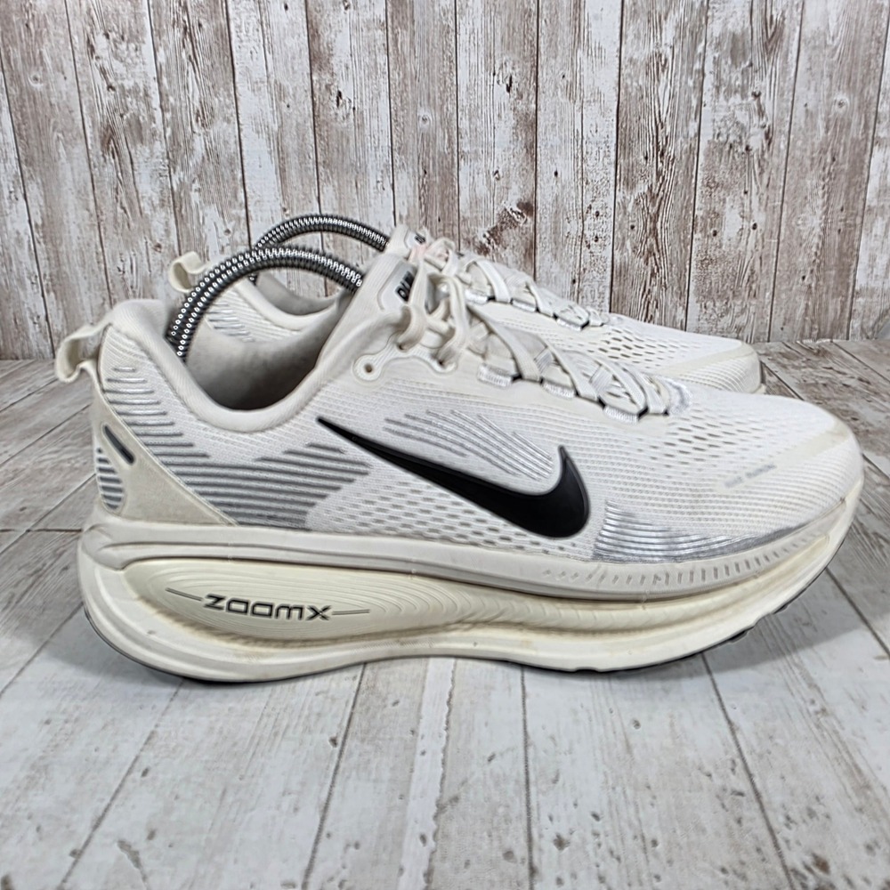 Nike Air ZoomX Vomero 17 Women 9.5 Sail Black Metallic Silver HM6804-101